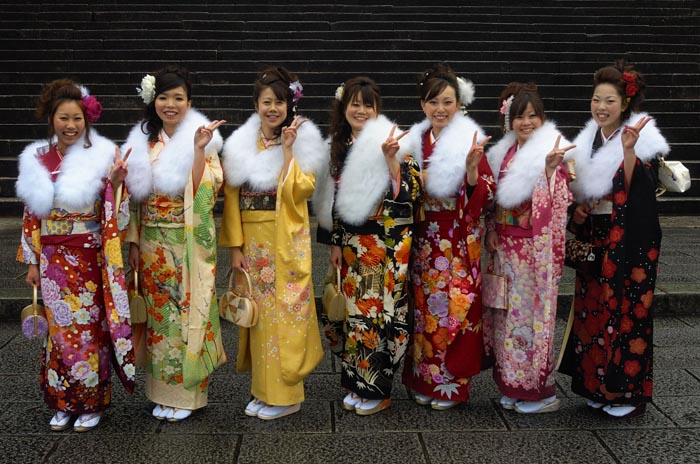 11/01/2009 - KYOTO - JAPON - Des jeunes filles en habits traditionels - Photo Bruno GAUTIER / KR Images Presse
